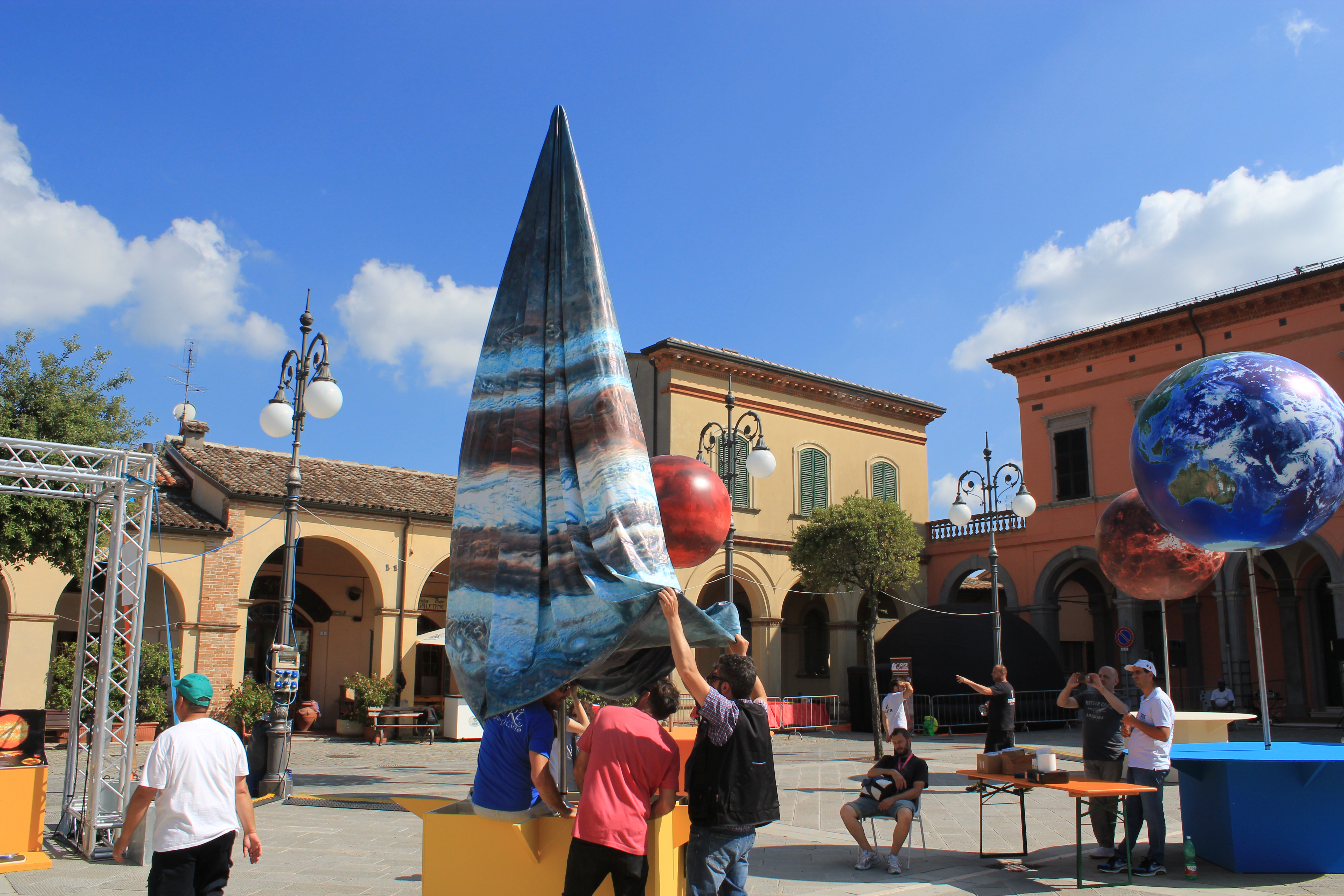 Inflatable planet set project