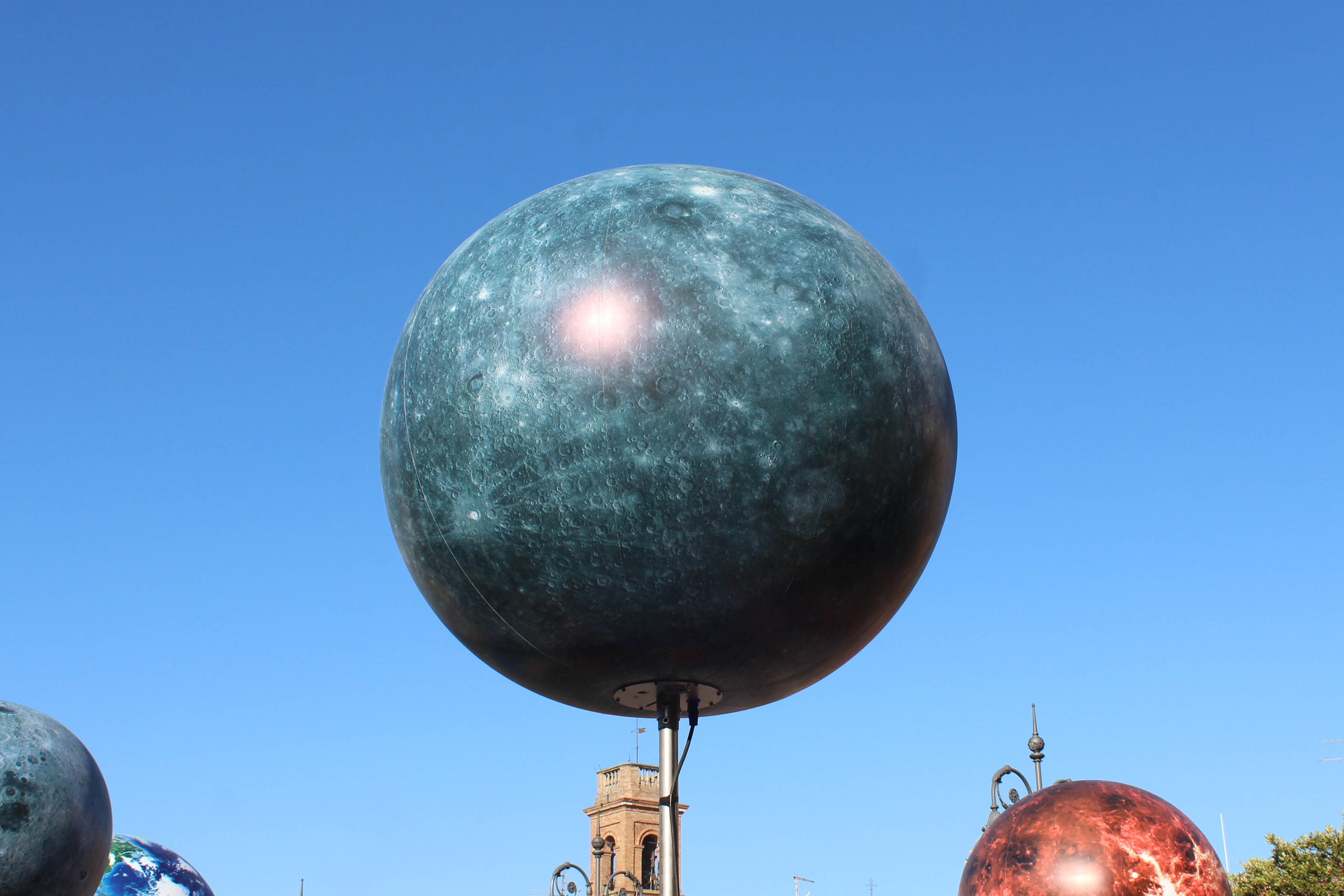 Inflatable planet set project